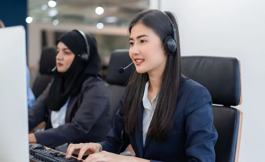 BPO staff member assisting someone through call