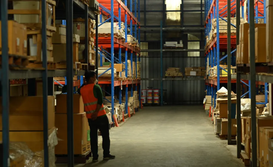 Logistics & Warehousing 4 logistics 2